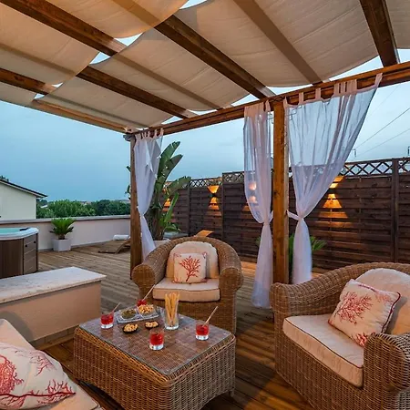 Rooftop Sealavie, Jacuzzi E Terrazza Privata Διαμέρισμα Βιαρέτζιο