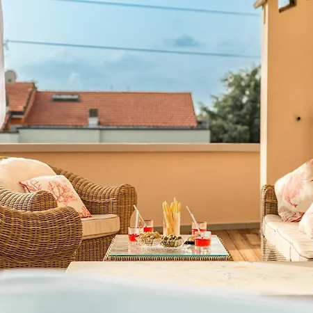 公寓 Rooftop Sealavie, Jacuzzi E Terrazza Privata 维亚雷焦