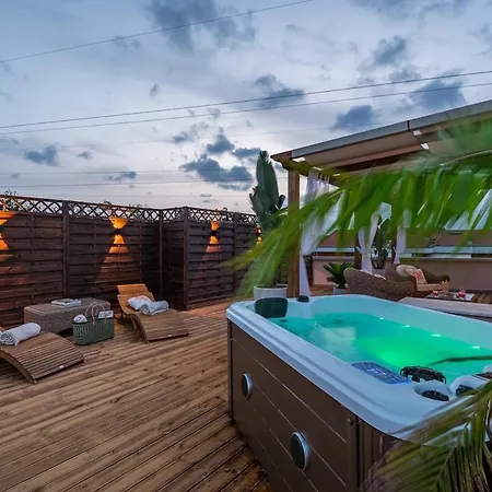 公寓 Rooftop Sealavie, Jacuzzi E Terrazza Privata 维亚雷焦