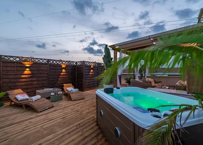 公寓 Rooftop Sealavie, Jacuzzi E Terrazza Privata 维亚雷焦