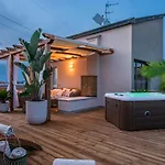 Rooftop Sealavie, Jacuzzi E Terrazza Privata Lägenhet Viareggio