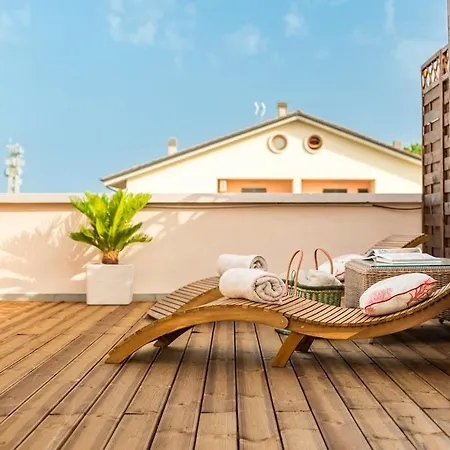 Apartment Rooftop Sealavie, Jacuzzi E Terrazza Privata Viareggio