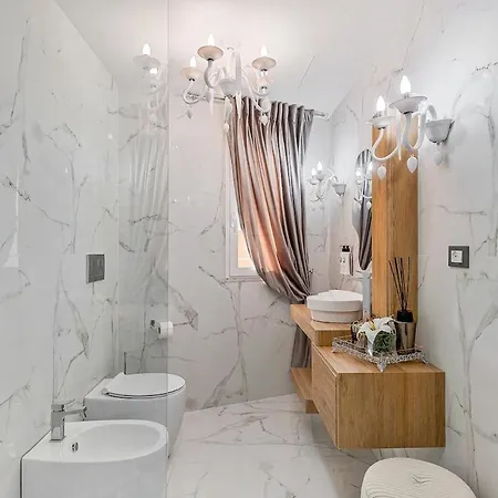 Rooftop Sealavie, Jacuzzi E Terrazza Privata فياريجيو