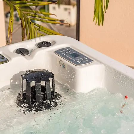 Rooftop Sealavie, Jacuzzi E Terrazza Privata * فياريجيو