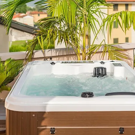 Rooftop Sealavie, Jacuzzi E Terrazza Privata شقة